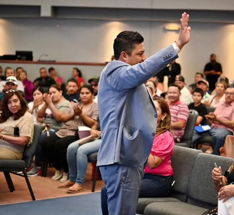Gobierno potosino refuerza asistencia a migrantes en Los Ángeles ante posibles riesgos